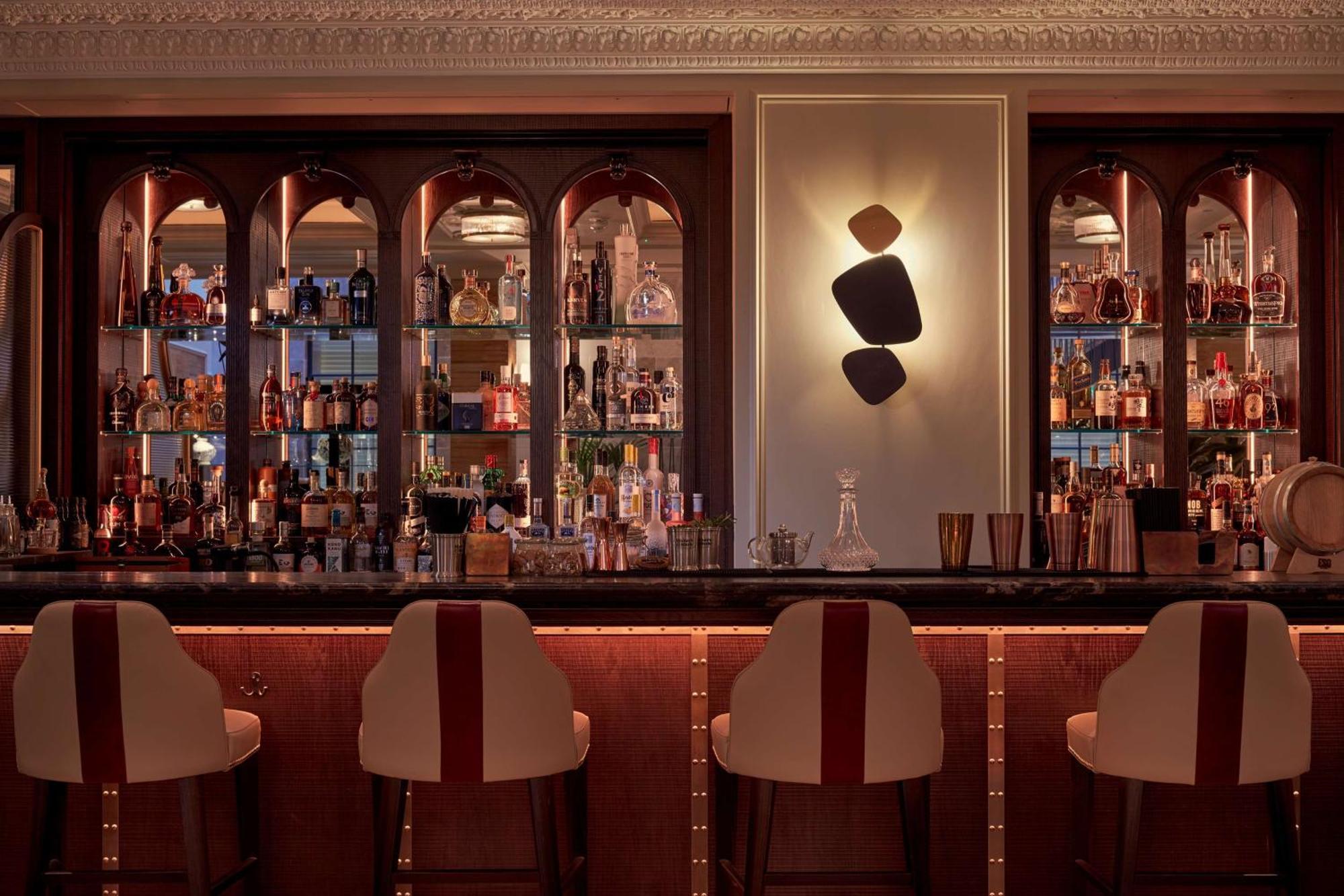 100 Queen'S Gate Hotel London, Curio Collection By Hilton Facilities photo The Bar at The Ivy Temple Row